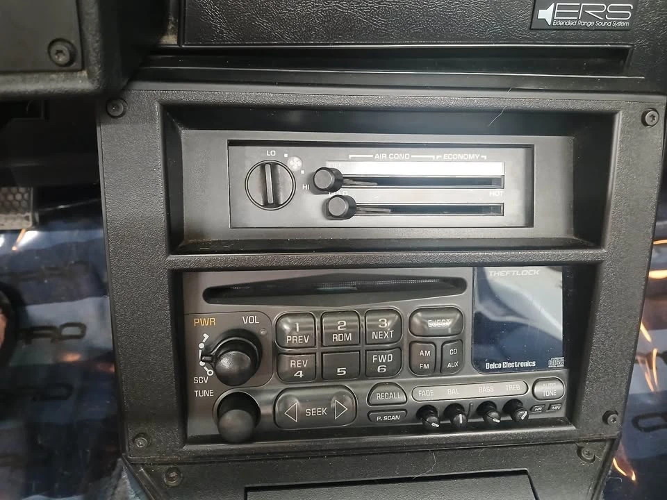 1993 Chevrolet Camaro 4th Gen - Image 8 of 15