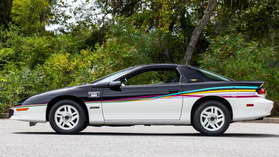 1993 Chevrolet Camaro 4th Gen - Image 2 of 15