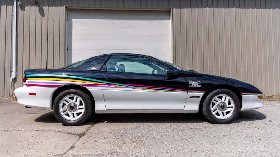1993 Chevrolet Camaro 4th Gen - Image 2 of 31
