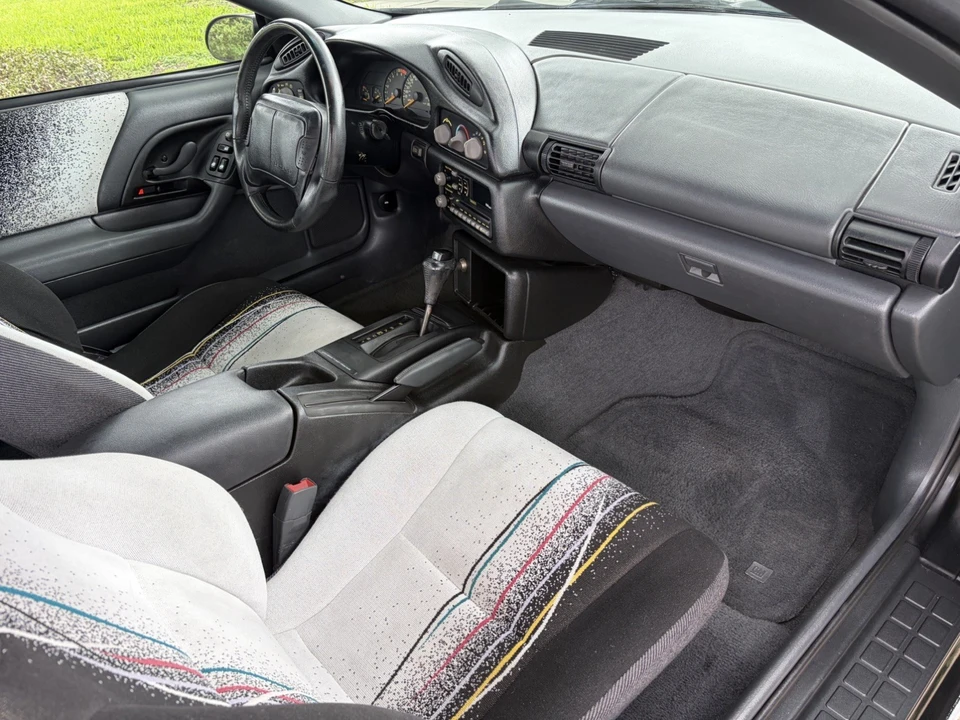 1993 Chevrolet - Image 23 of 30
