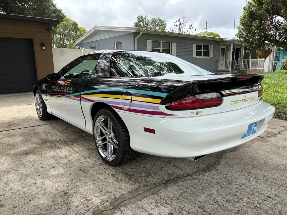 1993 Chevrolet - Image 4 of 30