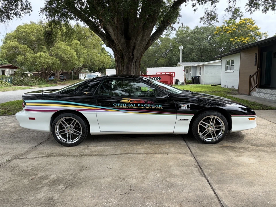 1993 Chevrolet - Image 10 of 30