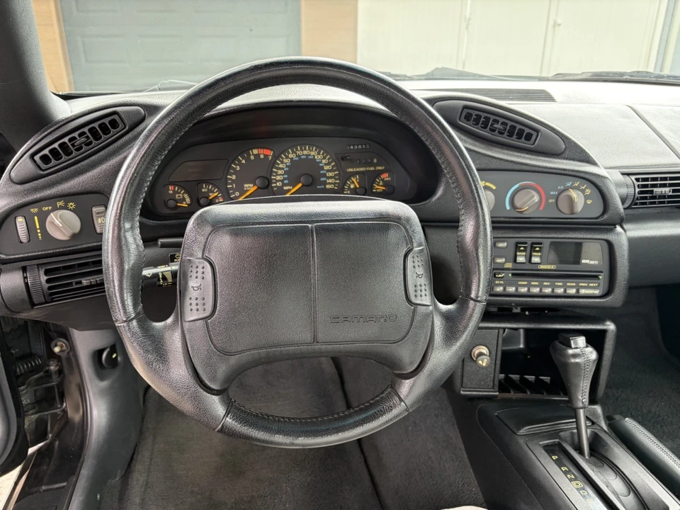 1993 Chevrolet - Image 16 of 30