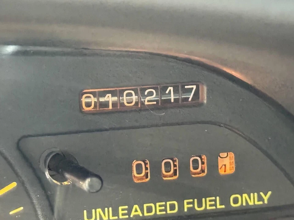 1993 Chevrolet - Image 3 of 31
