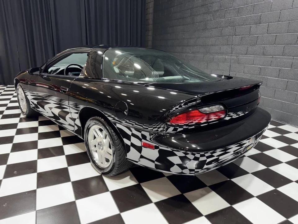 1993 Chevrolet - Image 8 of 31