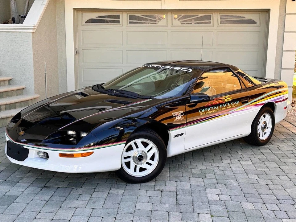 1993 Chevrolet - Image 4 of 24
