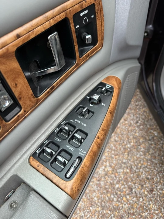 1993 Chevrolet Caprice - Image 9 of 16