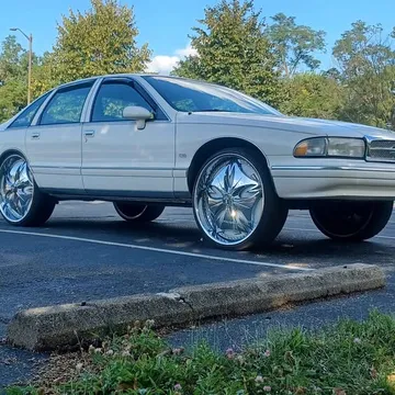1993 Chevrolet Caprice Classic LS Sedan 4D