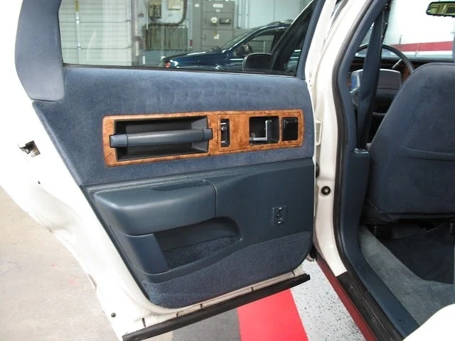 1993 Chevrolet Caprice - Image 20 of 21