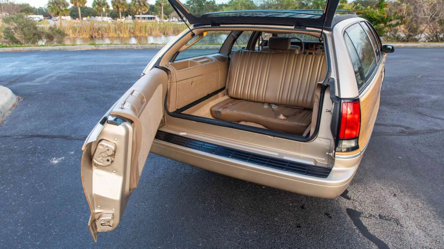 1993 Chevrolet Caprice - Image 11 of 16