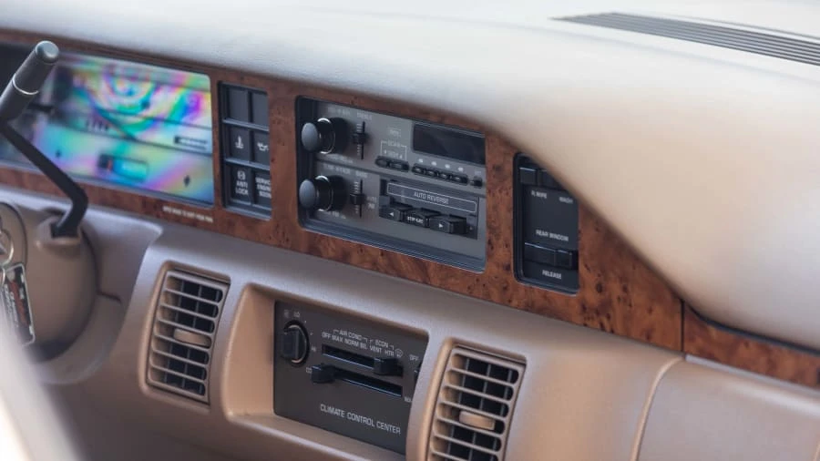 1993 Chevrolet Caprice - Image 14 of 16