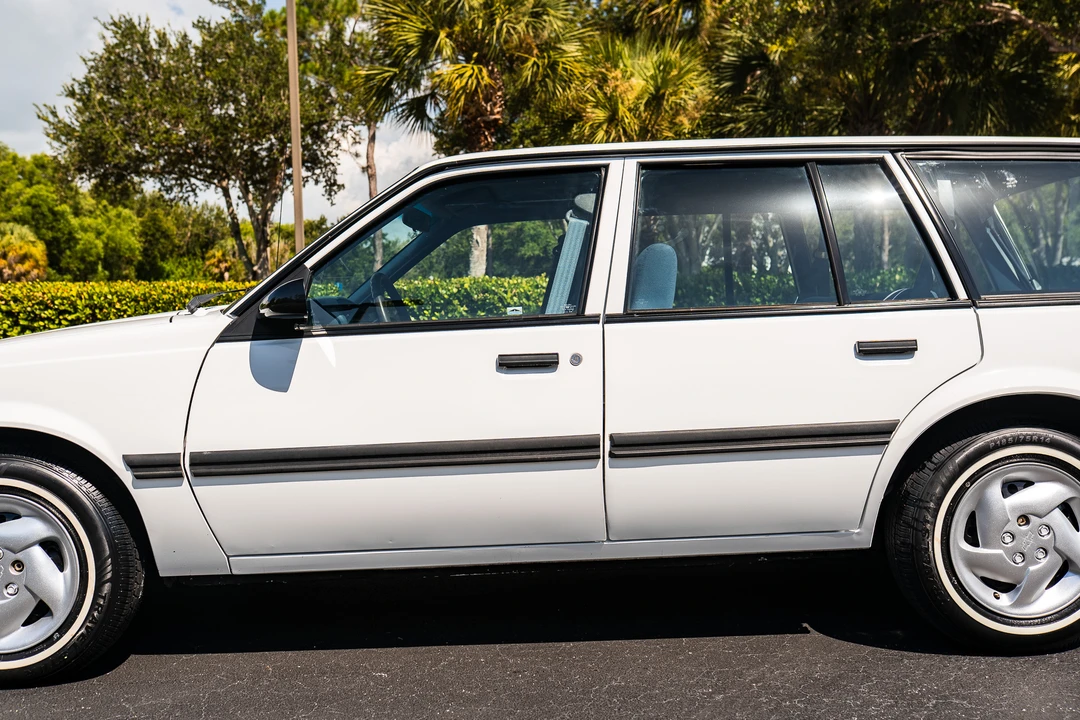 1993 Chevrolet Cavalier - Image 18 of 31