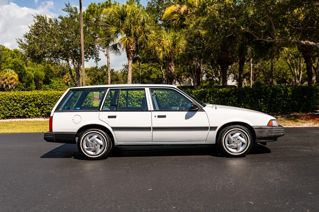 1993 Chevrolet Cavalier - Image 8 of 31