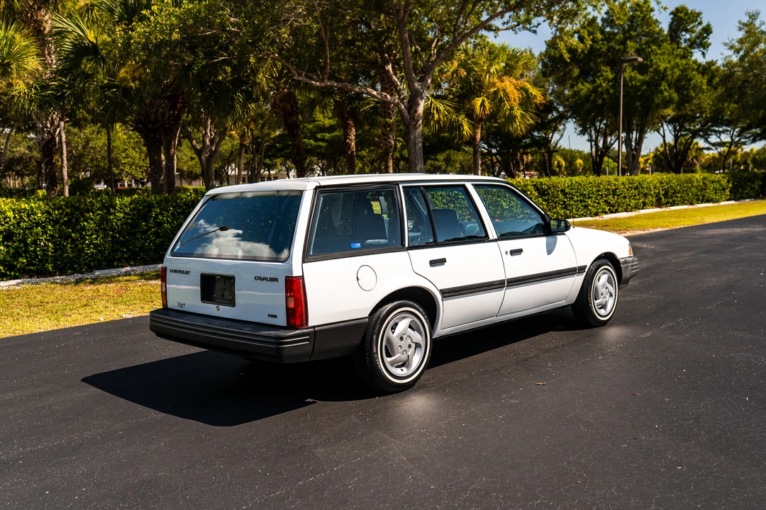 1993 Chevrolet Cavalier - Image 9 of 31