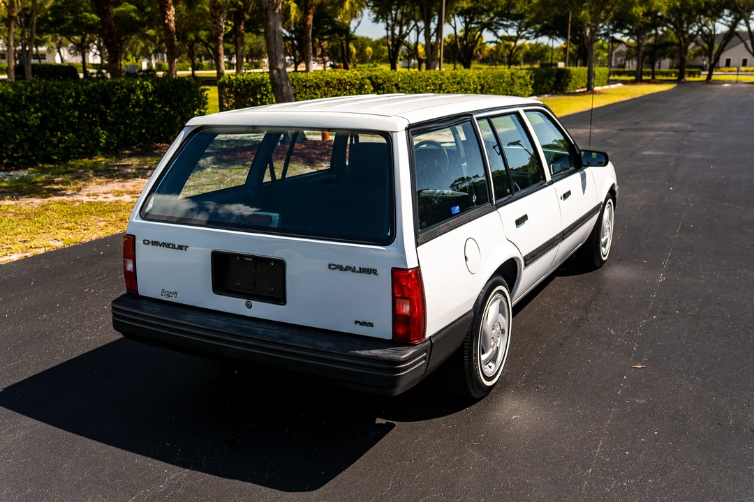 1993 Chevrolet Cavalier - Image 10 of 31