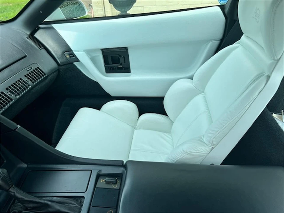1993 Chevrolet Corvette C4 - Image 10 of 23