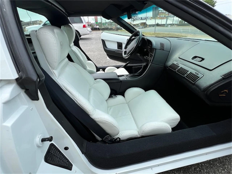 1993 Chevrolet Corvette C4 - Image 11 of 23
