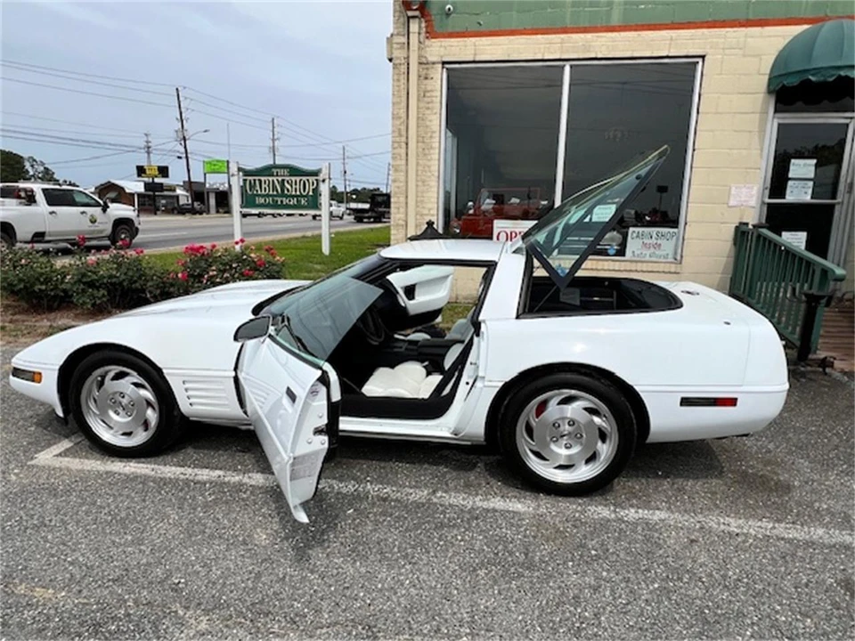 1993 Chevrolet Corvette C4 - Image 13 of 23