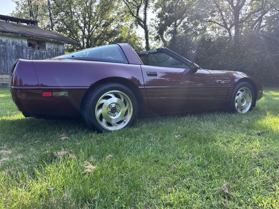 1993 Chevrolet Corvette C4 - Image 2 of 31