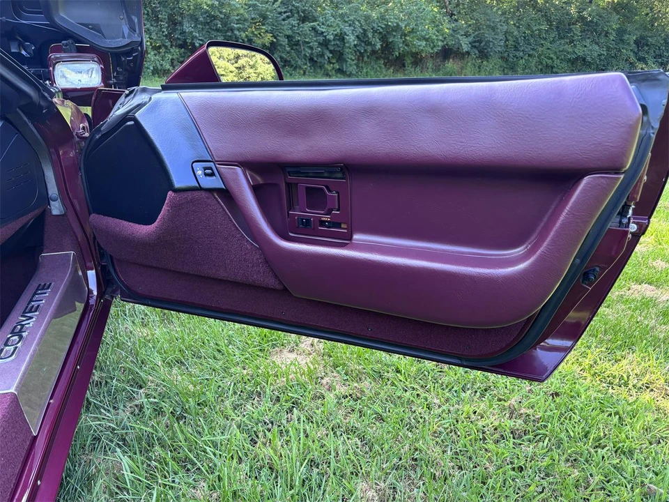 1993 Chevrolet Corvette C4 - Image 13 of 31