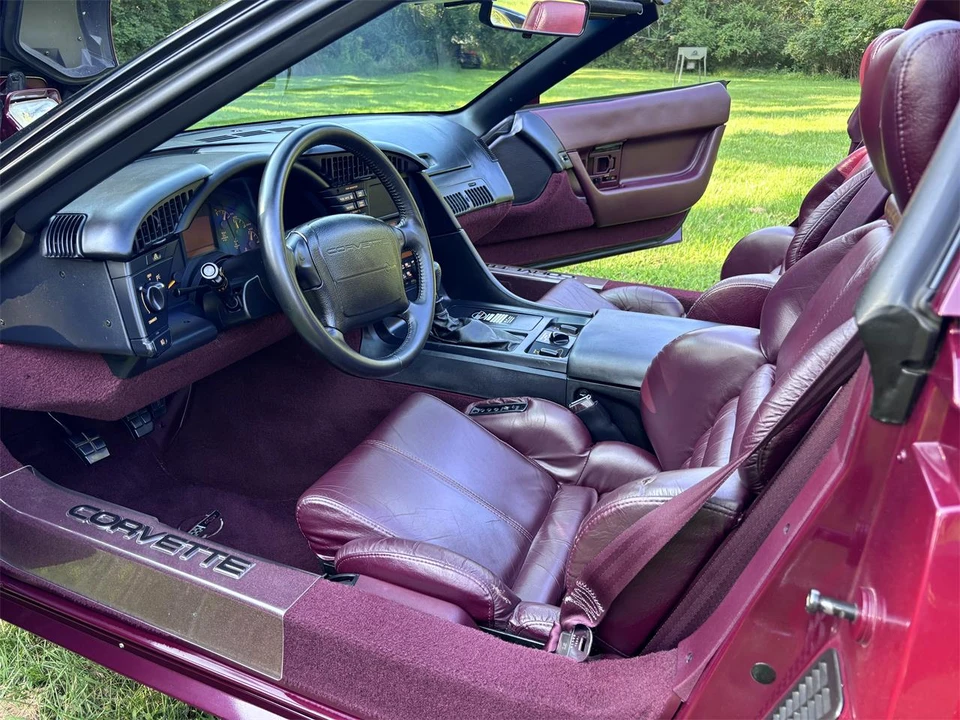 1993 Chevrolet Corvette C4 - Image 16 of 31