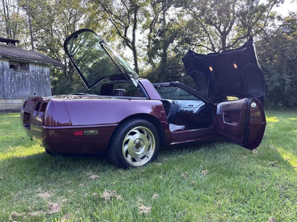1993 Chevrolet Corvette C4 - Image 17 of 31