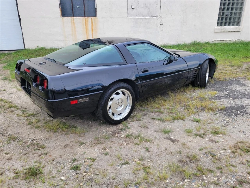 1993 Chevrolet Corvette C4 - Image 4 of 15