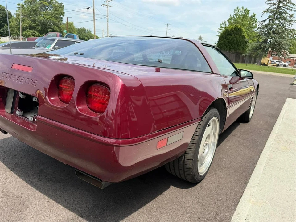 1993 Chevrolet Corvette C4 - Image 8 of 31