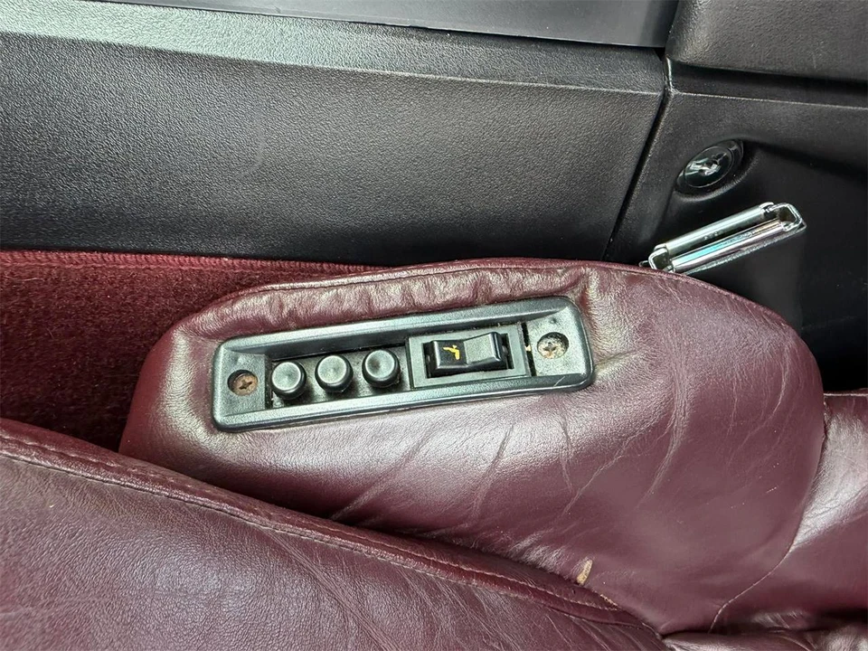 1993 Chevrolet Corvette C4 - Image 19 of 31