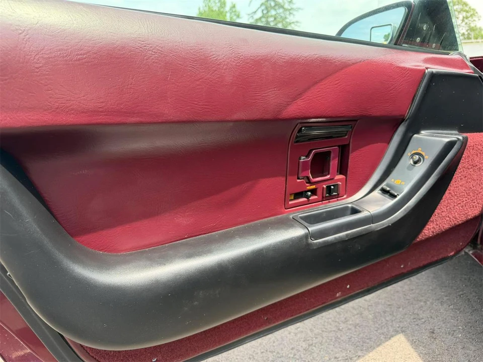 1993 Chevrolet Corvette C4 - Image 18 of 31