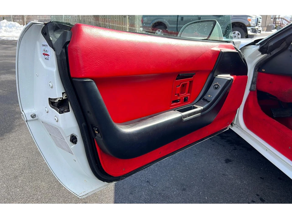 1993 Chevrolet Corvette C4 - Image 12 of 27