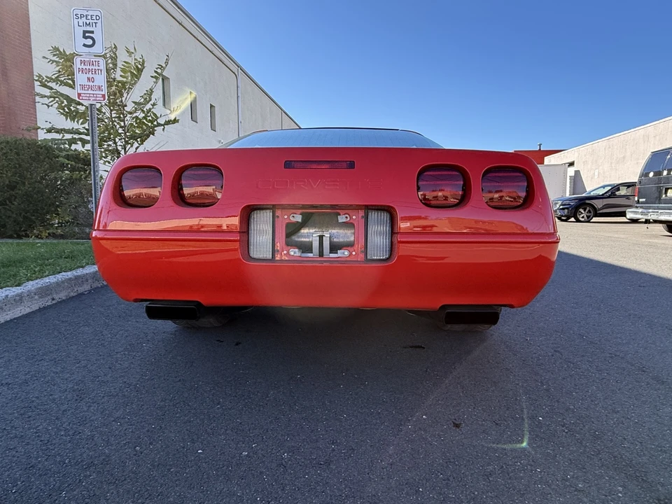 1993 Chevrolet Corvette C4 - Image 18 of 31