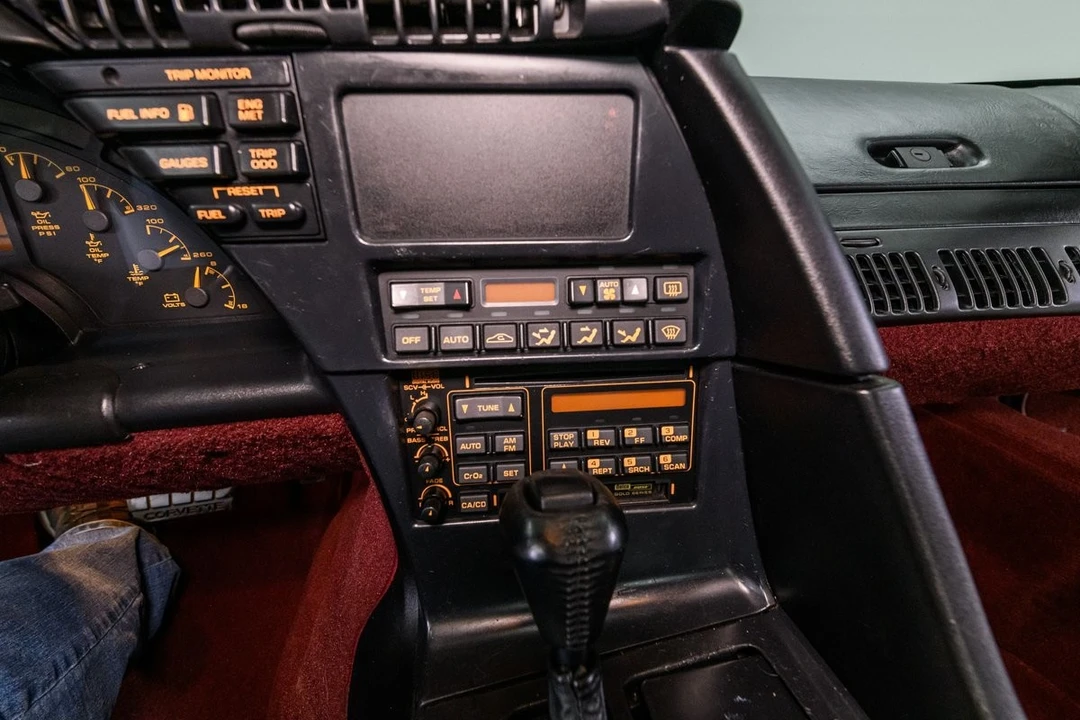 1993 Chevrolet Corvette C4 - Image 19 of 21