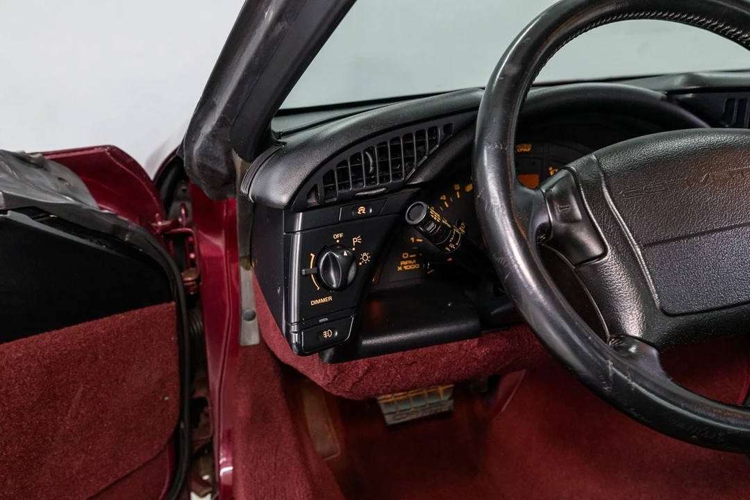 1993 Chevrolet Corvette C4 - Image 13 of 21