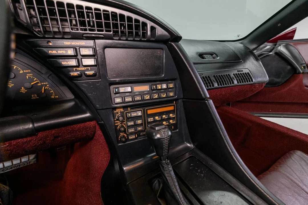1993 Chevrolet Corvette C4 - Image 18 of 21