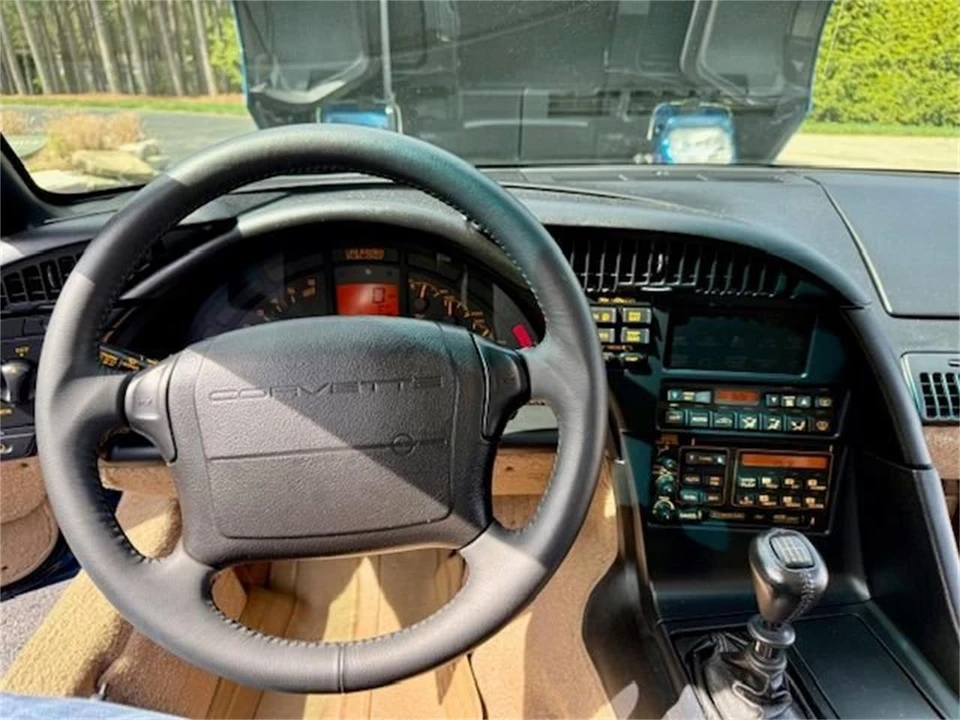 1993 Chevrolet Corvette C4 - Image 18 of 31