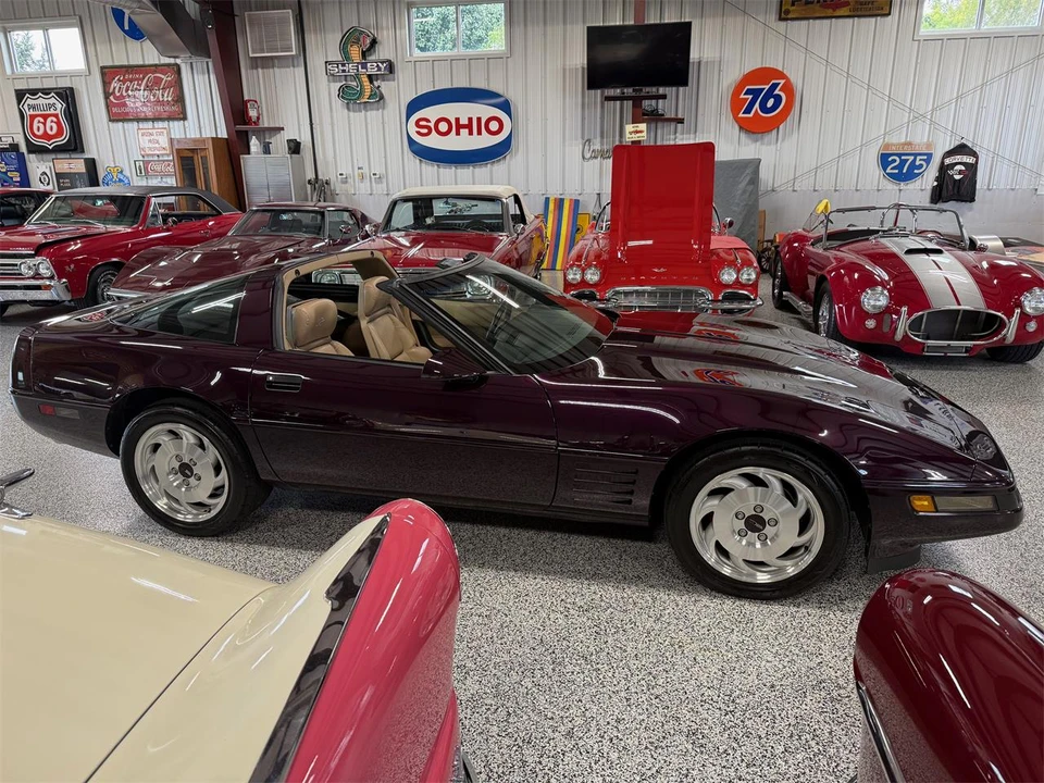 1993 Chevrolet Corvette C4 - Image 2 of 31