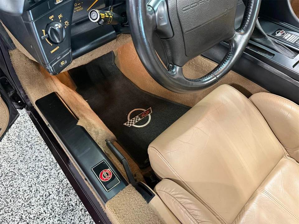 1993 Chevrolet Corvette C4 - Image 23 of 31