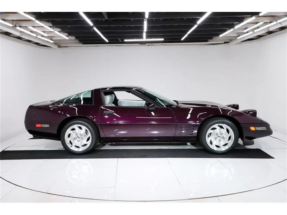 1993 Chevrolet Corvette C4 - Image 16 of 31