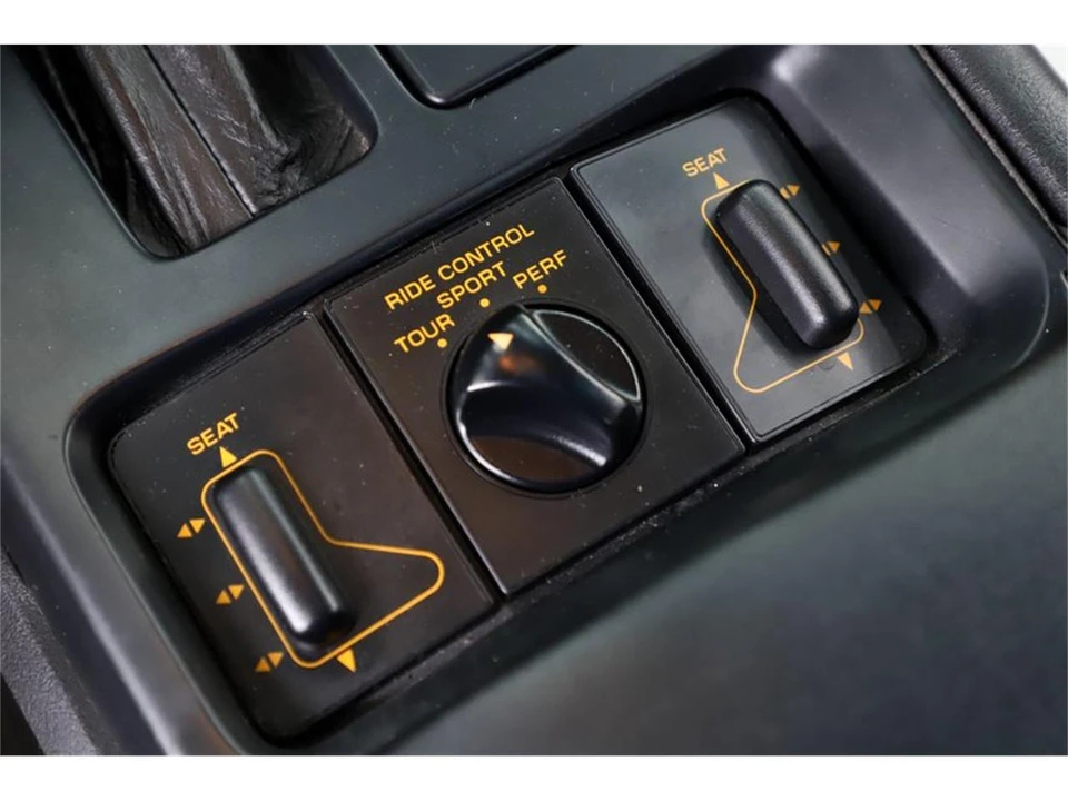 1993 Chevrolet Corvette C4 - Image 26 of 31