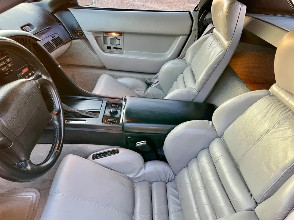 1993 Chevrolet Corvette C4 - Image 13 of 21