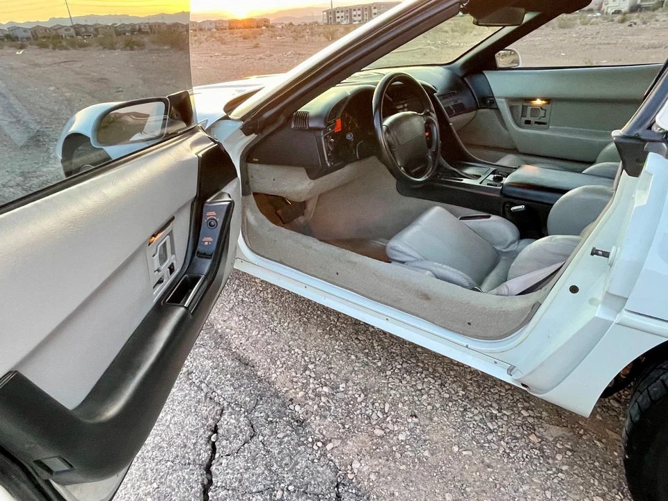 1993 Chevrolet Corvette C4 - Image 15 of 21