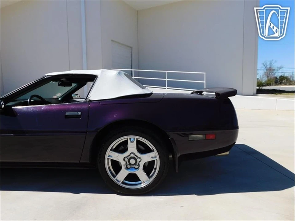 1993 Chevrolet Corvette C4 - Image 16 of 31