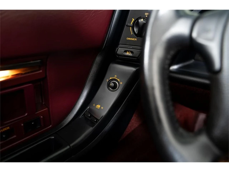 1993 Chevrolet Corvette C4 - Image 25 of 31