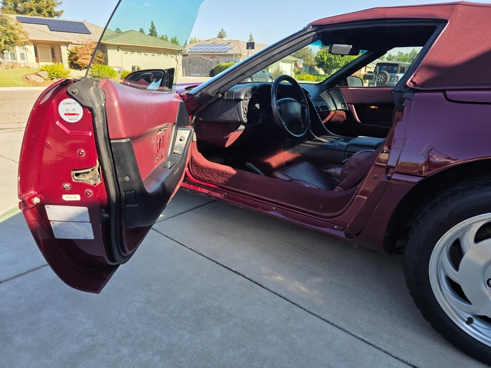 1993 Chevrolet Corvette C4 - Image 16 of 21