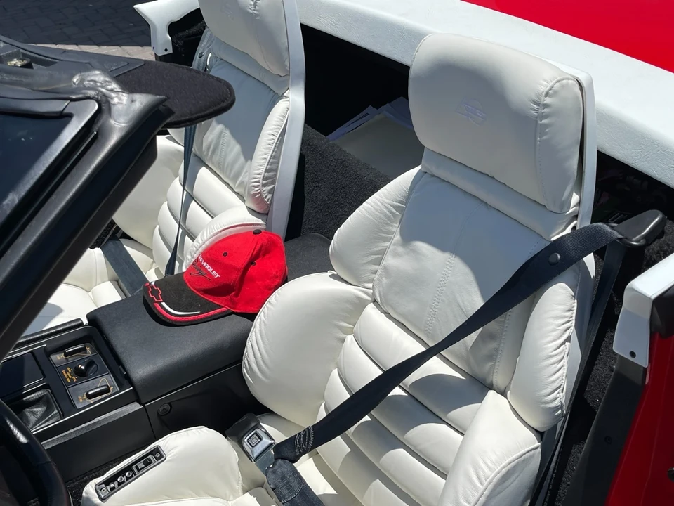 1993 Chevrolet Corvette C4 - Image 13 of 21
