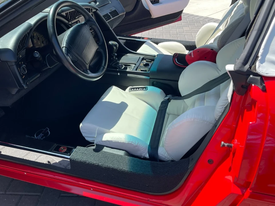 1993 Chevrolet Corvette C4 - Image 17 of 21