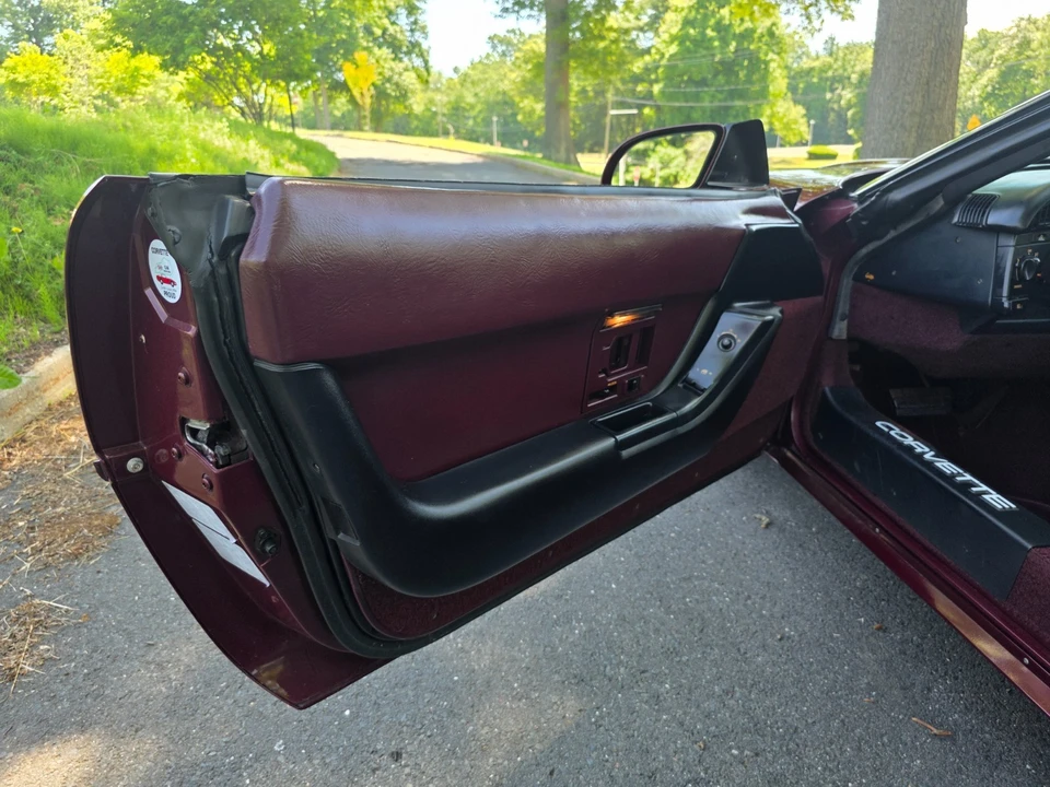 1993 Chevrolet Corvette C4 - Image 13 of 28