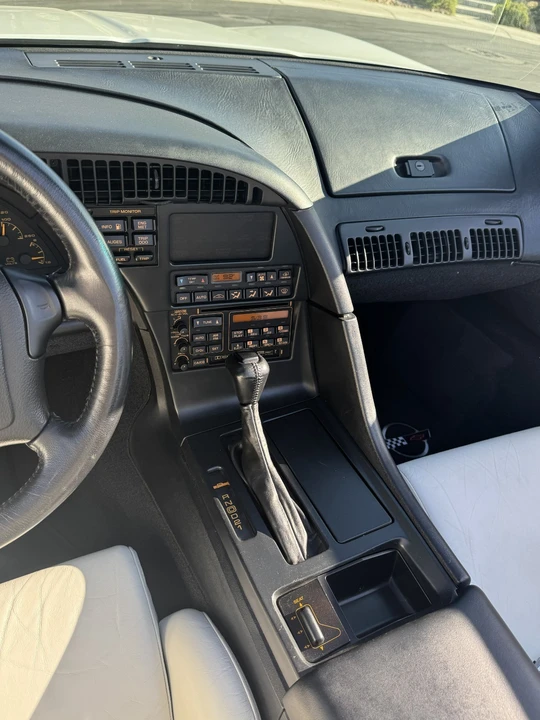 1993 Chevrolet Corvette C4 - Image 15 of 23