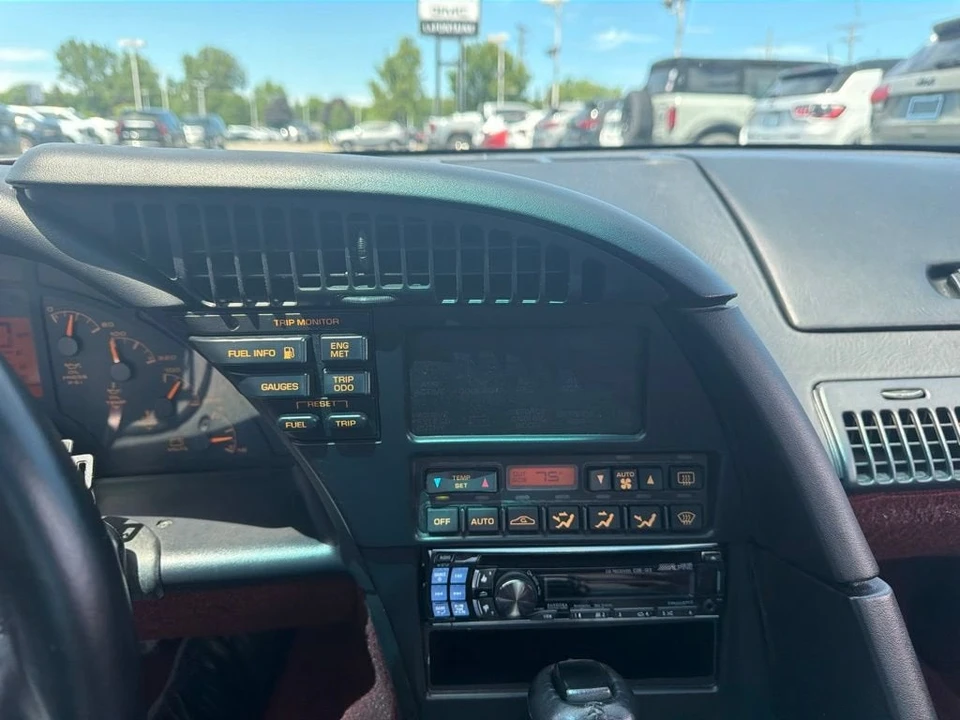 1993 Chevrolet Corvette C4 - Image 15 of 18